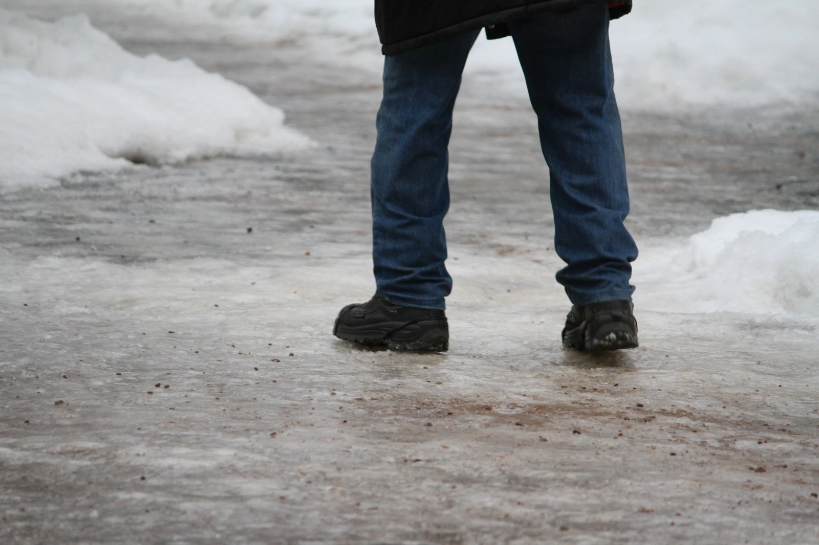 Гололед прогнозируют на западе Казахстана 5 февраля